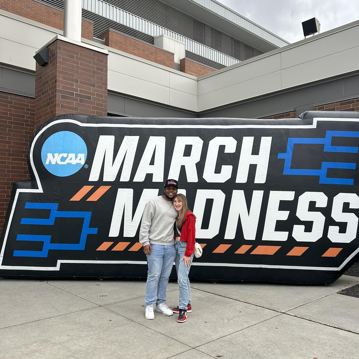 Women’s Elite 8! UConn vs. USC!