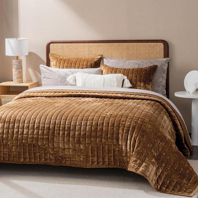 RECYCO Luxury Velvet Quilt Set, Ultra Soft King Size Bedding with Channel Stitch Comforter, 2 Pillow Shams, Gold Caramel