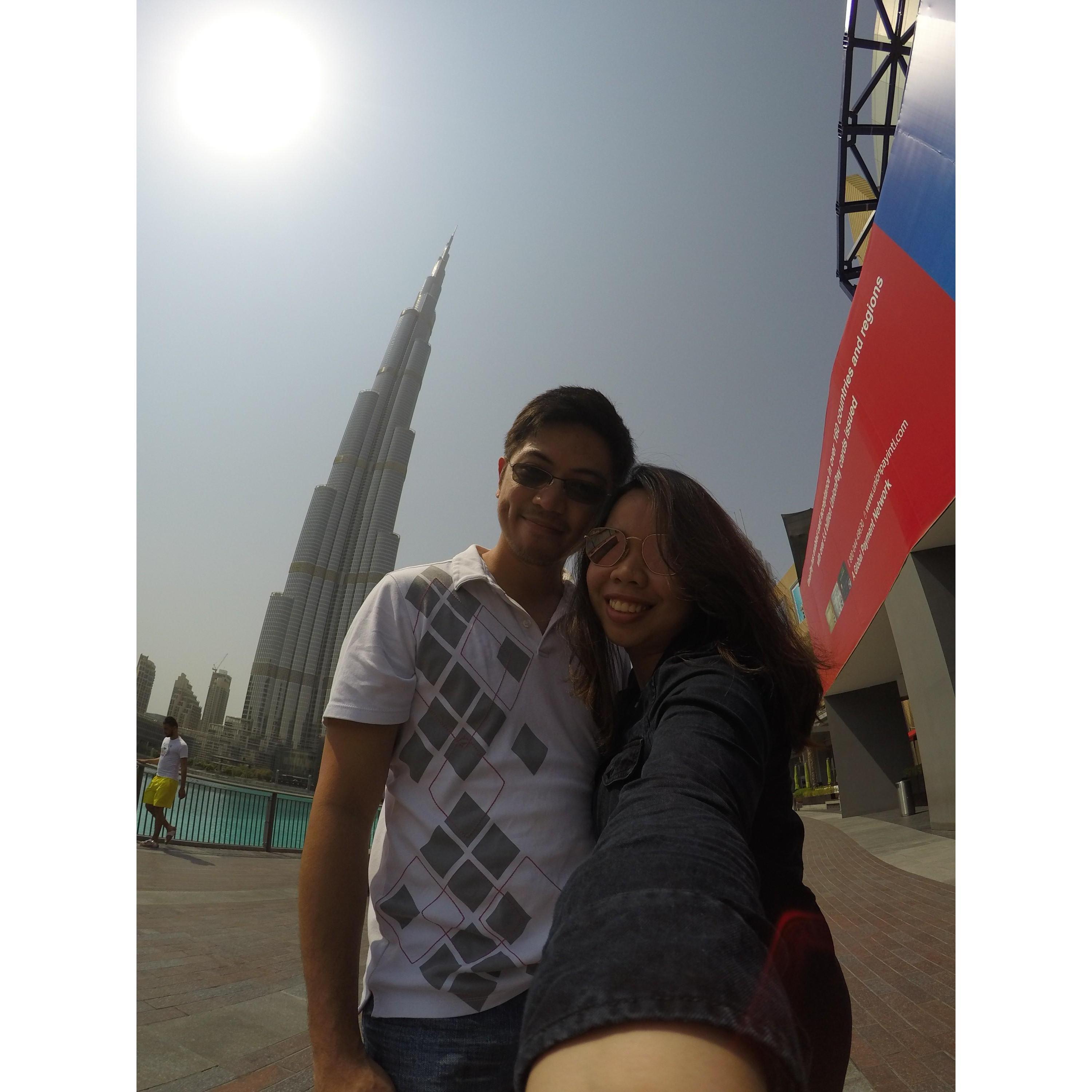 Ken visits Gel in Dubai. Selfie with the world tallest building, the Burj Khalifa!