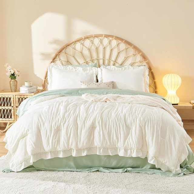 Litanika Queen Comforter Set Ivory, 3 Pieces Cream Ruffle Farmhouse Aesthetic Bedding Comforter Set, Lightweight Fluffy Microfiber Bed Set (90x90In Comforter, 2 Pillowcases)