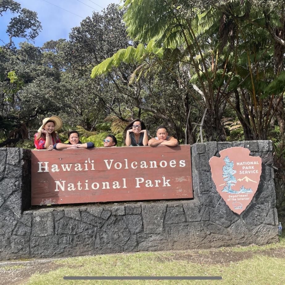 11/25/22 – First time exploring the Big Island to celebrate Alex’s 30th birthday.

Lần đầu tiên khám phá Big Island để chúc mừng sinh nhật lần thứ 30 của Alex. 🎉🌺