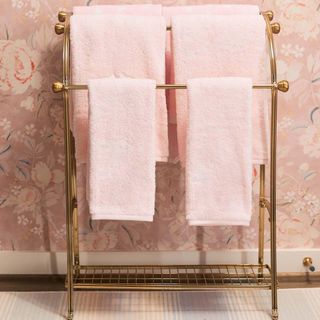 The Full Newlywed Basic 4-Piece Bath Towel Set