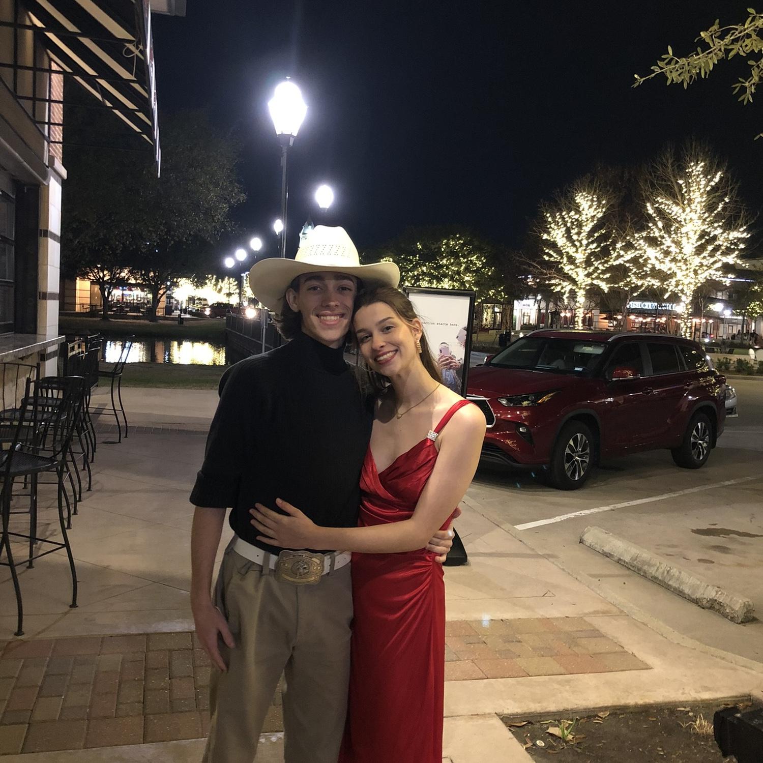 Chloe’s graduation dinner 🍽️ 🍾