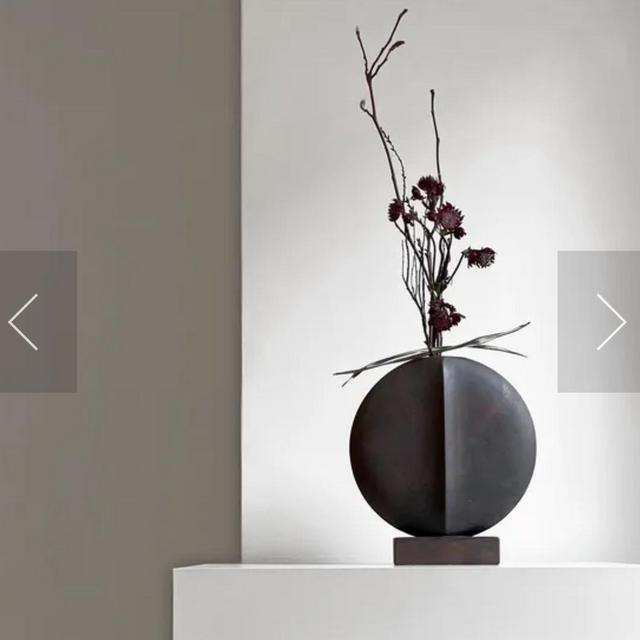 Guggenheim Vase by 101 Copenhagen