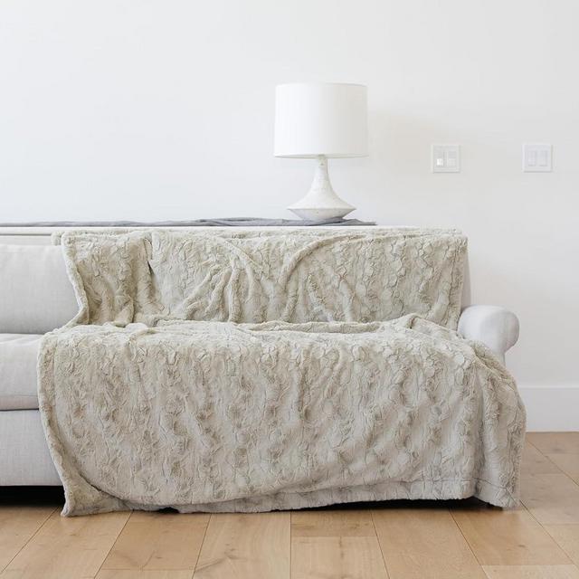 GRACED SOFT LUXURIES Feather Extra Large Faux Fur Throw Blanket | Ultra Soft & Fluffy 60x80 inches | Cozy, Thick & Warm | Perfect for Bed, Couch, and Outdoor Use for Kids & Adults
