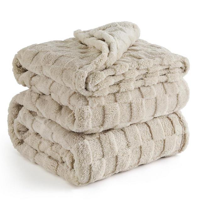 Bedsure Light Brown Fleece Blanket for Couch - Super Soft Cozy King Blankets for Women, Cute Small Blanket for Girls, 108x90 Inches