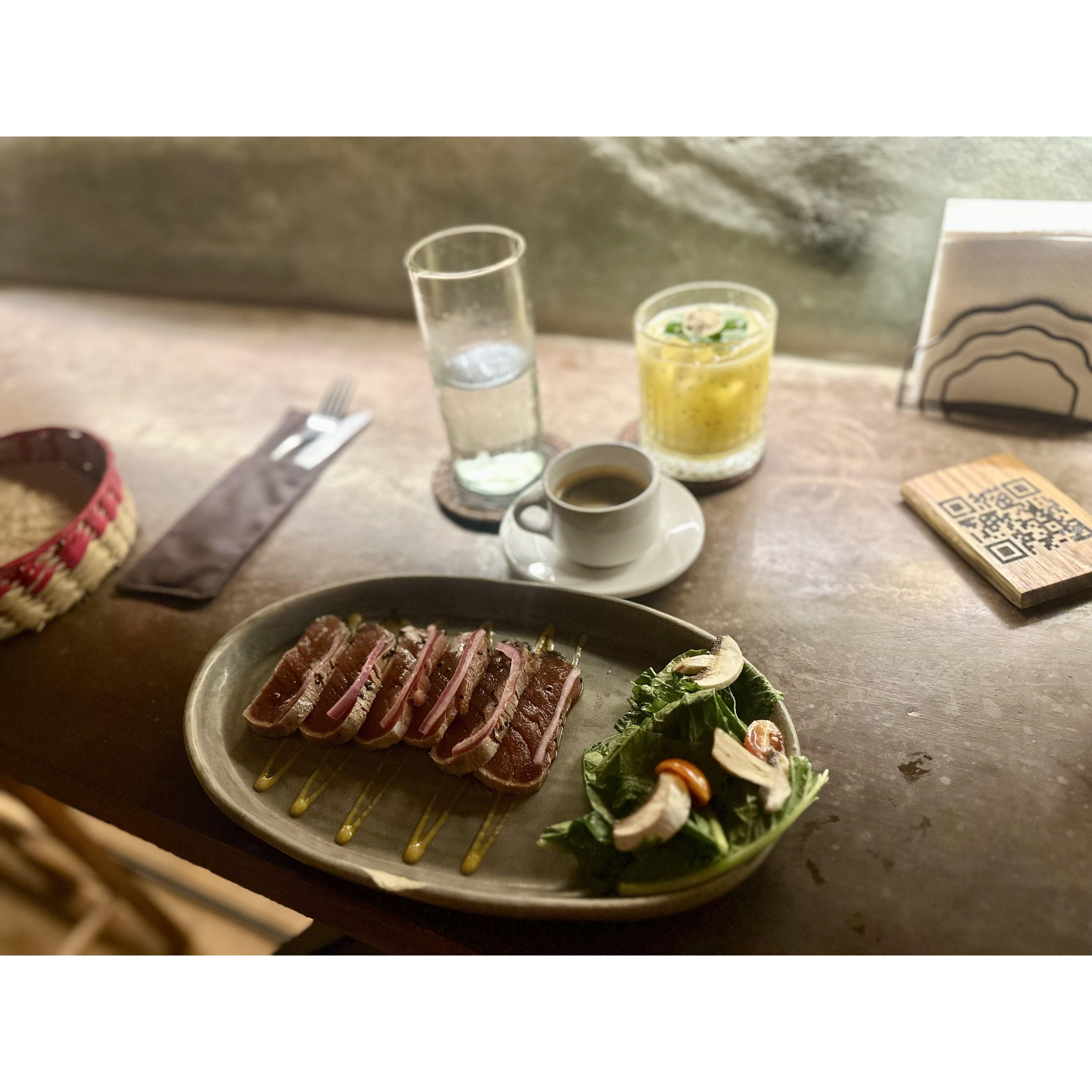 Fresh tuna and craft cocktails at Atarraya in La Punta