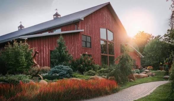 The Wedding Website of Melanie Barrios and Tyler Mitchem