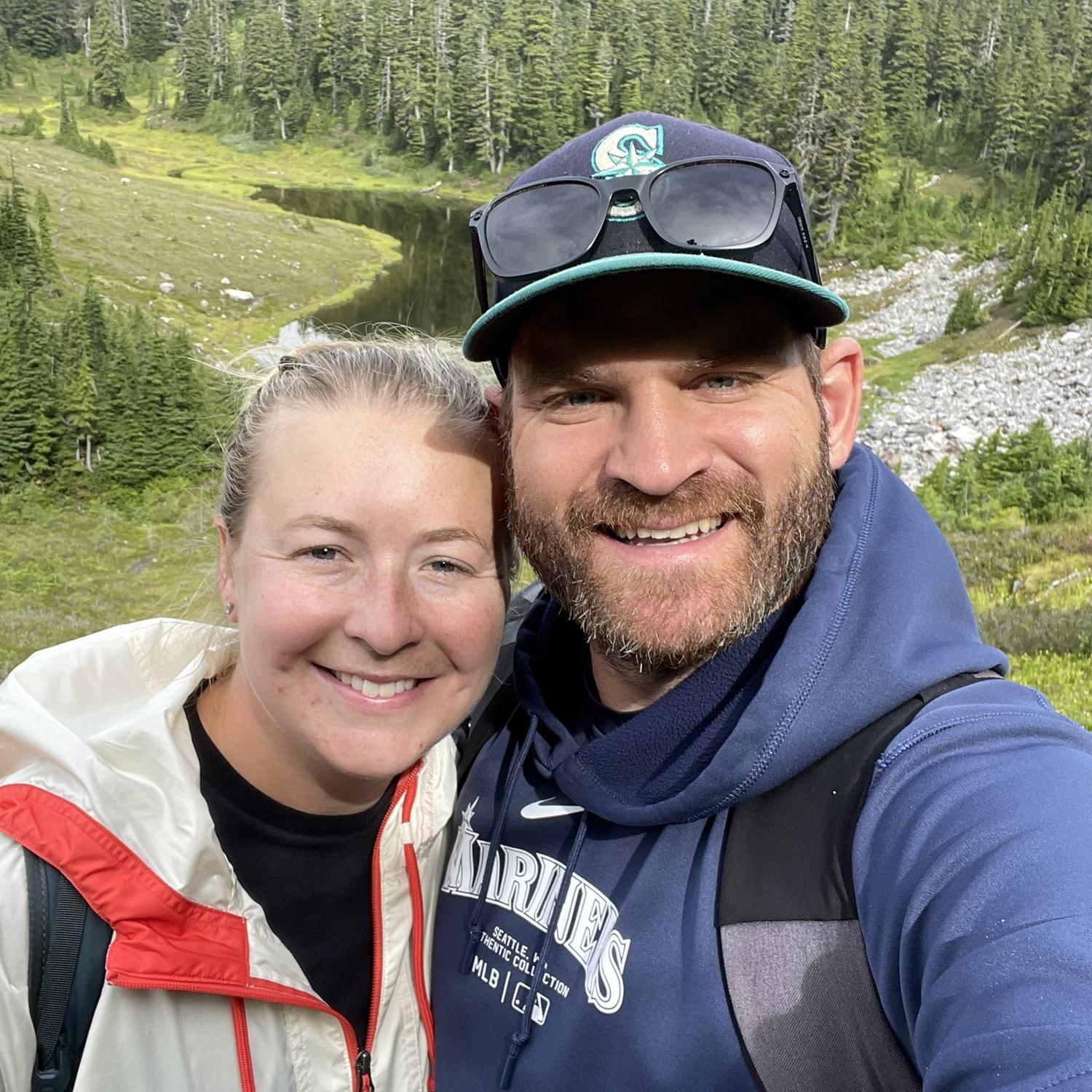 Hiking the Chain Lakes Loop Trail on top of Mount Baker.