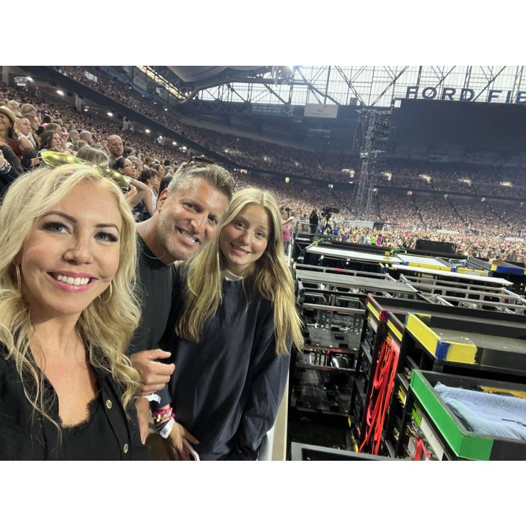 TAYLOR SWIFT ERAS TOUR!!!!!