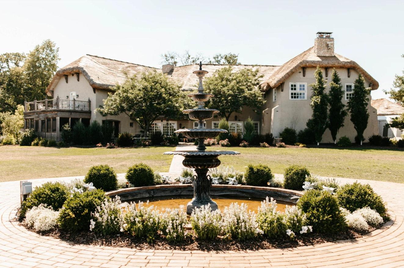 The Wedding Website of Alexis Zukanoff and Tommy Anderson
