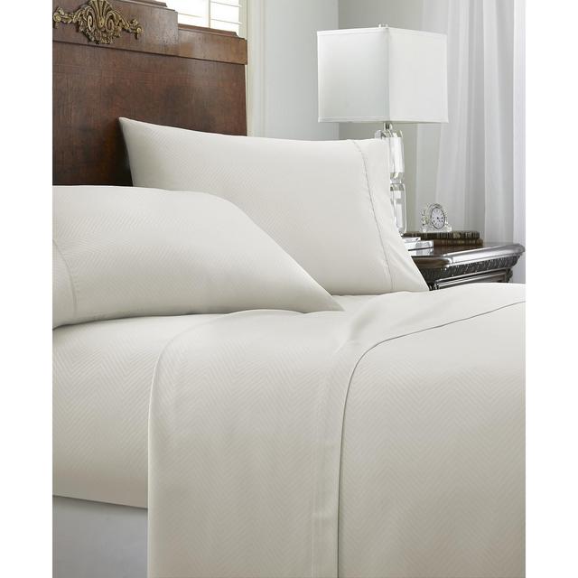 Expressed In Embossed by The Home Collection Checkered 4 Piece Bed Sheet Set, Queen