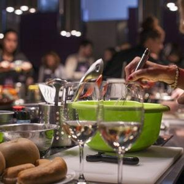 Honeymoon Cooking Class in Lisbon