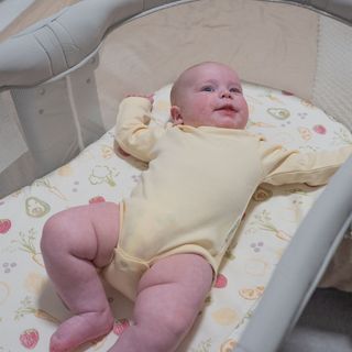 Clementine Fruits & Veggies Bassinet Sheet