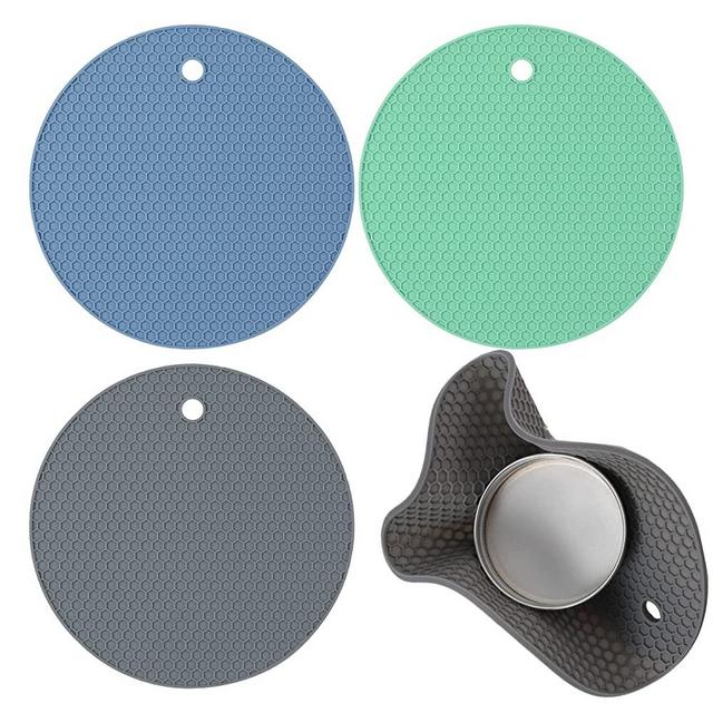 Silicone Table Mat, 4pcs Silicone Trivet Non-slip, 18cm Honeycomb Kitchen  Table Pad Multi-purpose Hot Pads, Spoon Rest, Cooking & Dining  (square-grey)