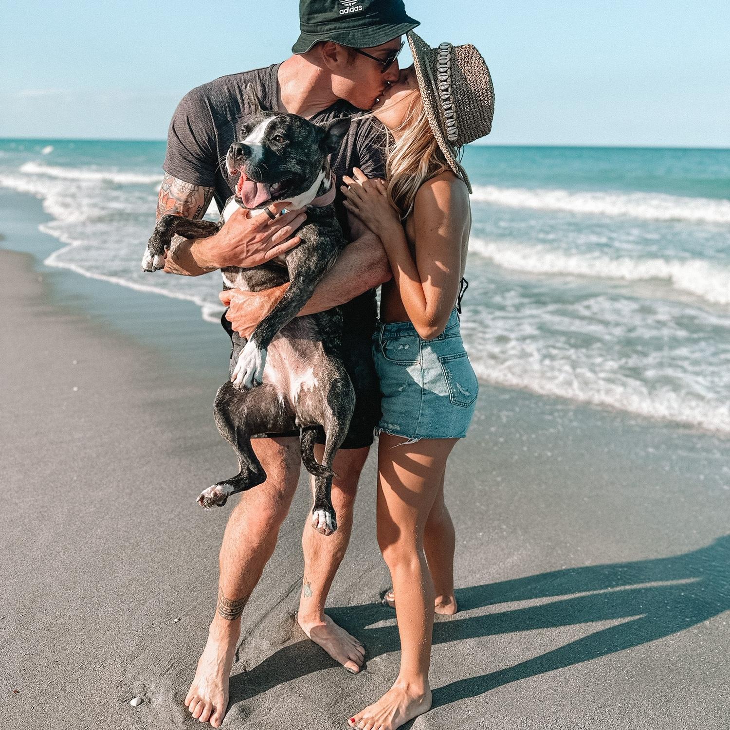 Beach day with Luna 🐾