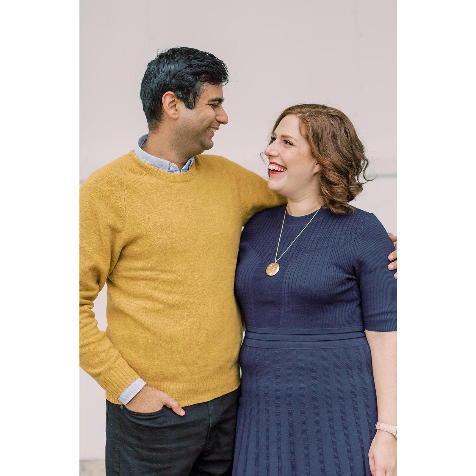Engagement pictures in Discovery Park in Seattle, Washington. Photographer: Sarah Harris