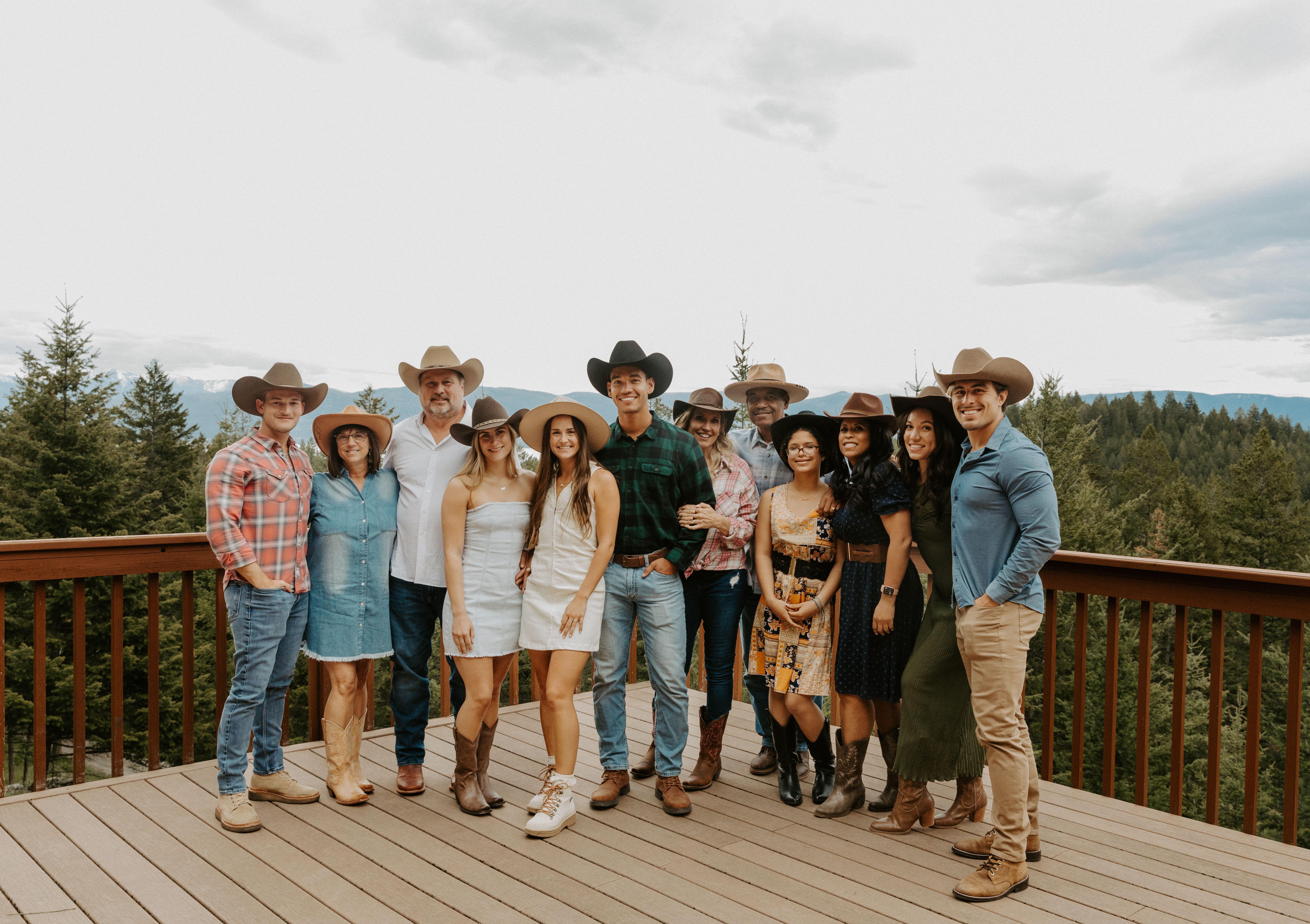The Wedding Website of Nicole Doles and Tyson Ogilvie