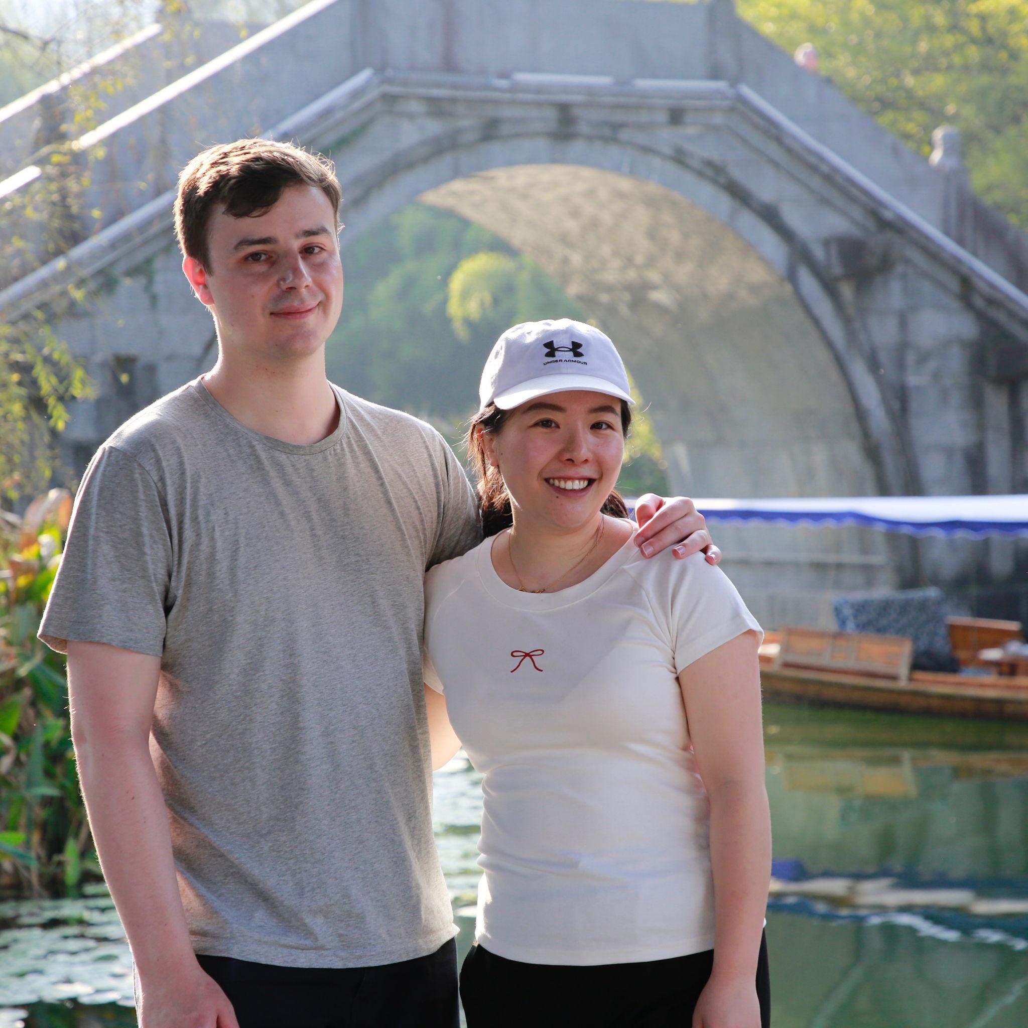 November 2024, West Lake, Hangzhou, China (西湖 · 中国杭州) - This was on a pleasant pathway of covered bridges on a section of an amazing scenic route around West Lake. It was a fun day cycling all around!