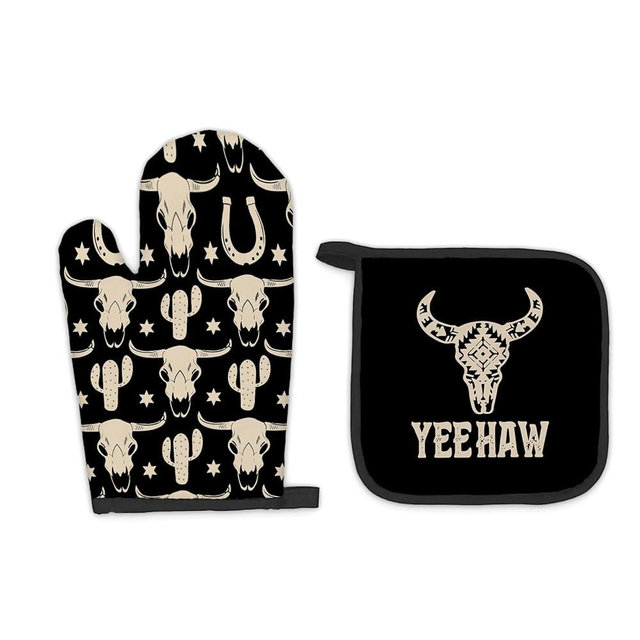 FIicy Western Black Oven Mitts and Pot Holders Sets, Western Bull Skull Kitchen Accessories Sets, Western Kitchen Decor, Black Cow Skull Yeehaw Heat Resistant Oven Glove Potholders for Cooking Baking