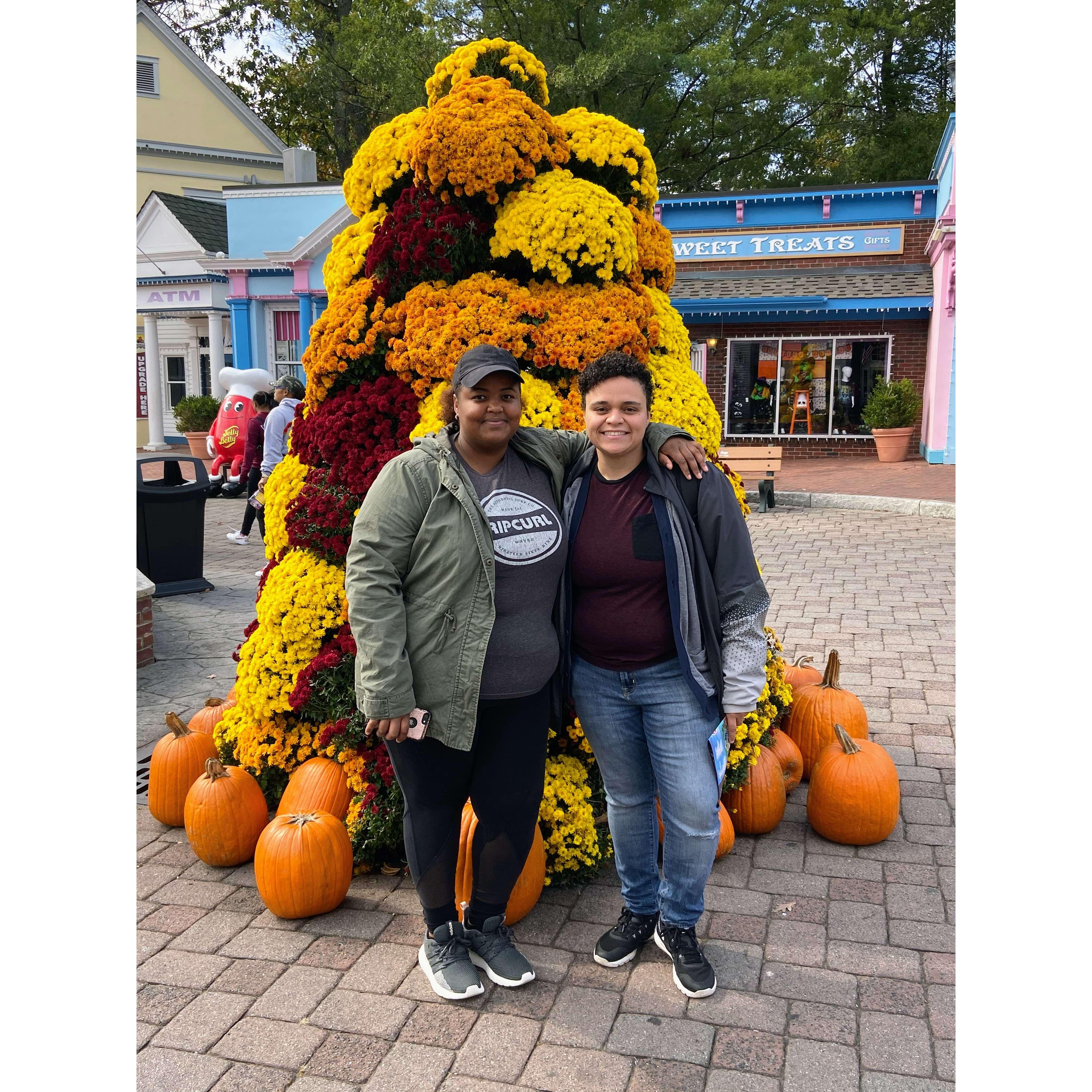 First time at six flags where we lost Destiny, while her phone was dead - _ -
