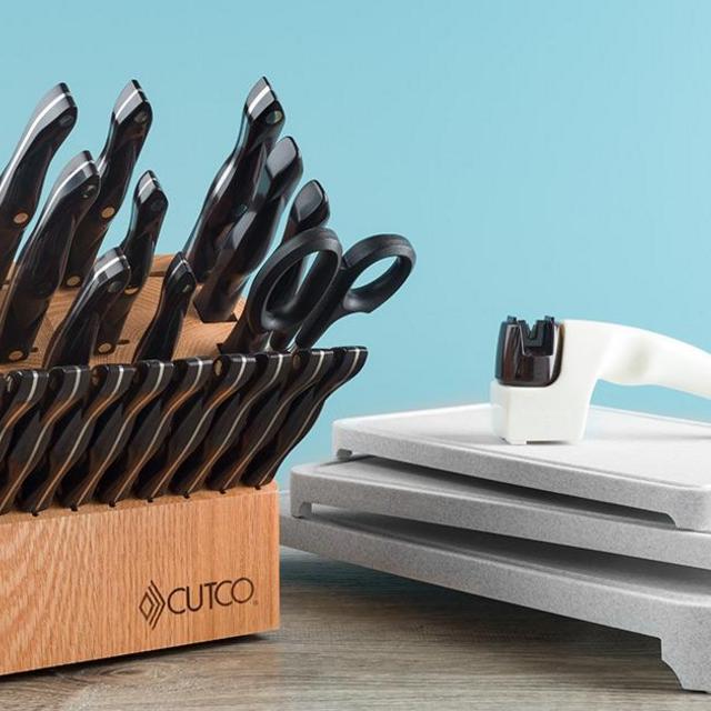 Signature Set with Steak Knives with Block