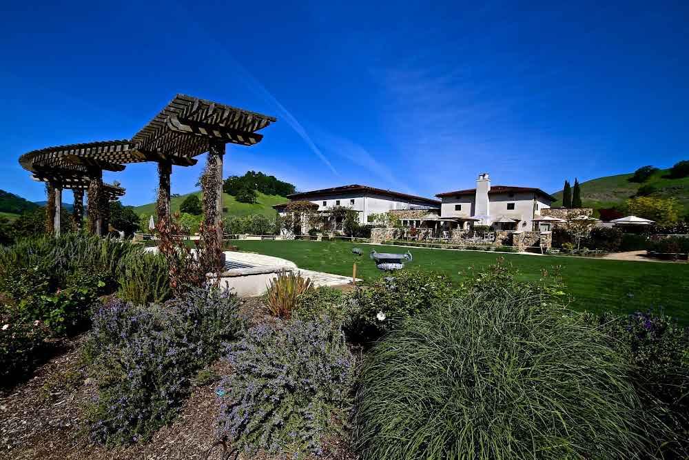 The Wedding Website of Alyssa Guadalupe Arroyo and Cyrus Joshua Smith