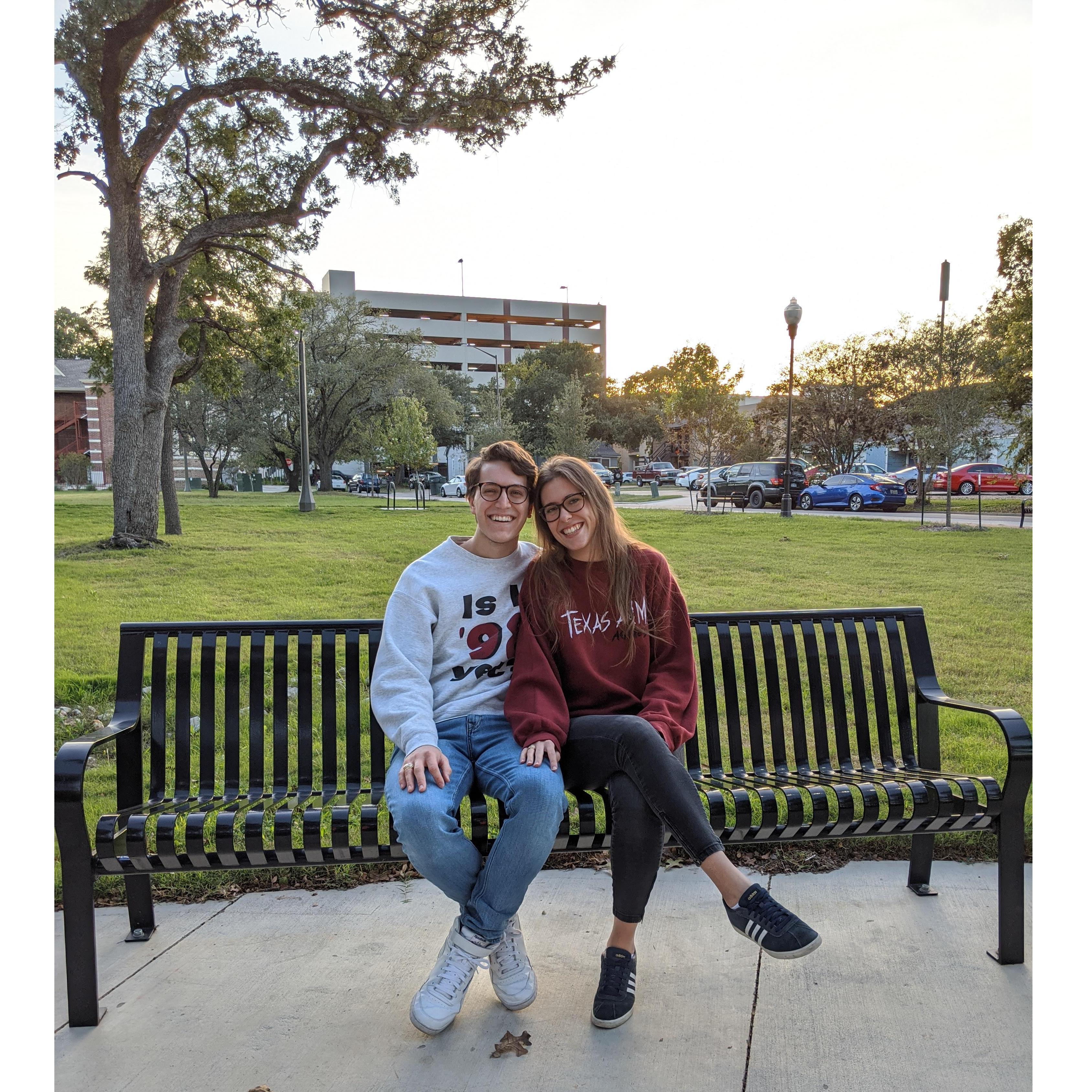 On our first anniversary of dating [11/1/20]

Après avoir été ensemble un an [1/11/20]
