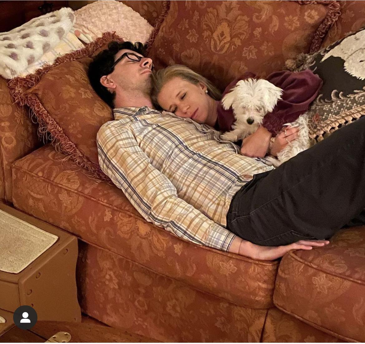 Full stomachs… time for a nap with Lucy! 🐾