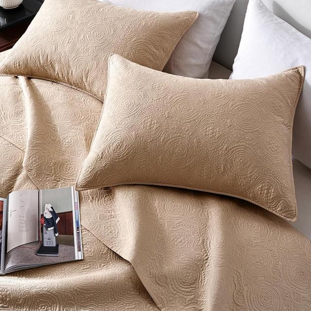 FLYMME King/Cal King Size Quilt Bedding Set,Beige Lightweight Microfiber Soft Bedspread,Boho Reversible Vintage Decor Floral Pattern Coverlet Set for All Seasons,3 Piece(1 Quilt,2 Pillow Shams)