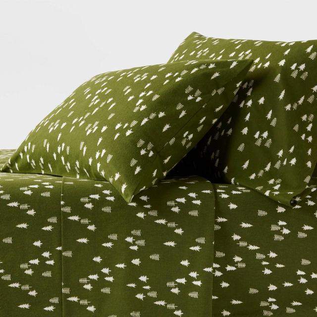 Queen Holiday Flannel Sheet Set Tree Print - Threshold™