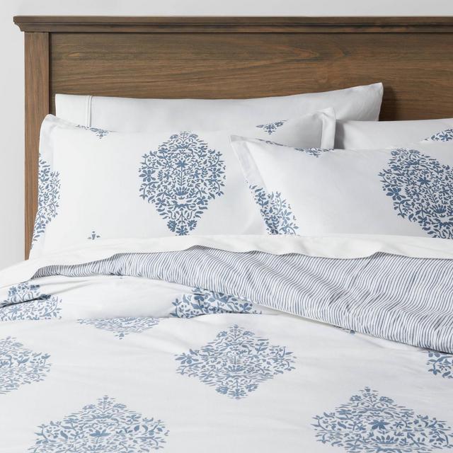 King Reversible Medallion Family-Friendly Comforter & Sham Set White/Blue - Threshold™