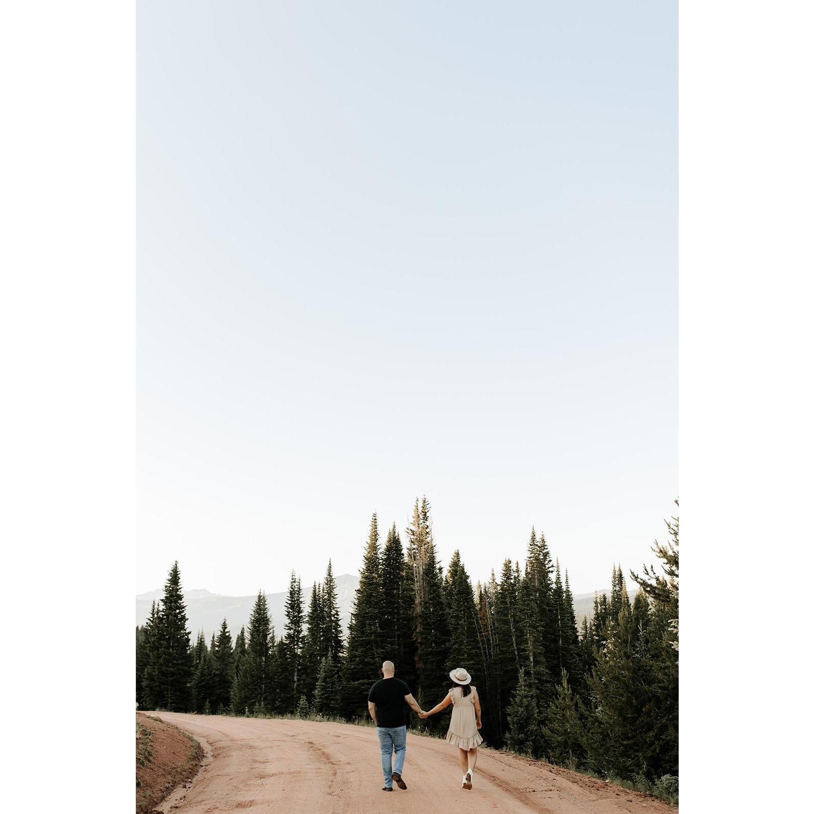 Engagement Pictures in Vail, Colorado