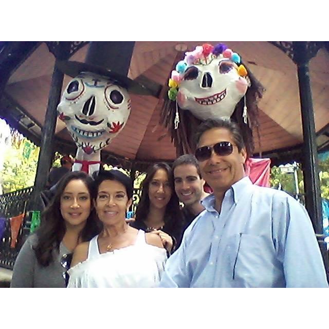 CELEBRATING MY MOMS BIRTHDAY AND DAY OF THE DEAD IN SAN MIGUEL / CELEBRANDO EL CUMPLEAÑOS DE MI MAMI Y DIA DE LOS MUERTOS EN SAN MIGUEL