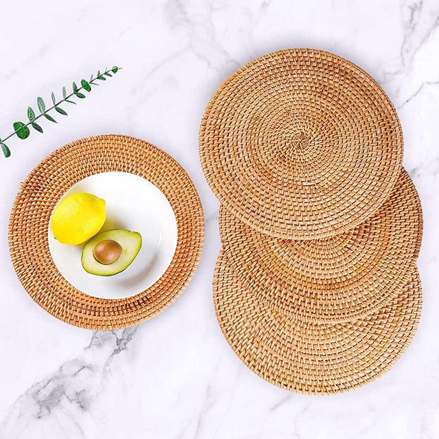 FIYAMMY Rattan Placemats Set of 4, Round Hand Woven Rattan Placemats for Dining Table 11.8in/30cm (Brown)