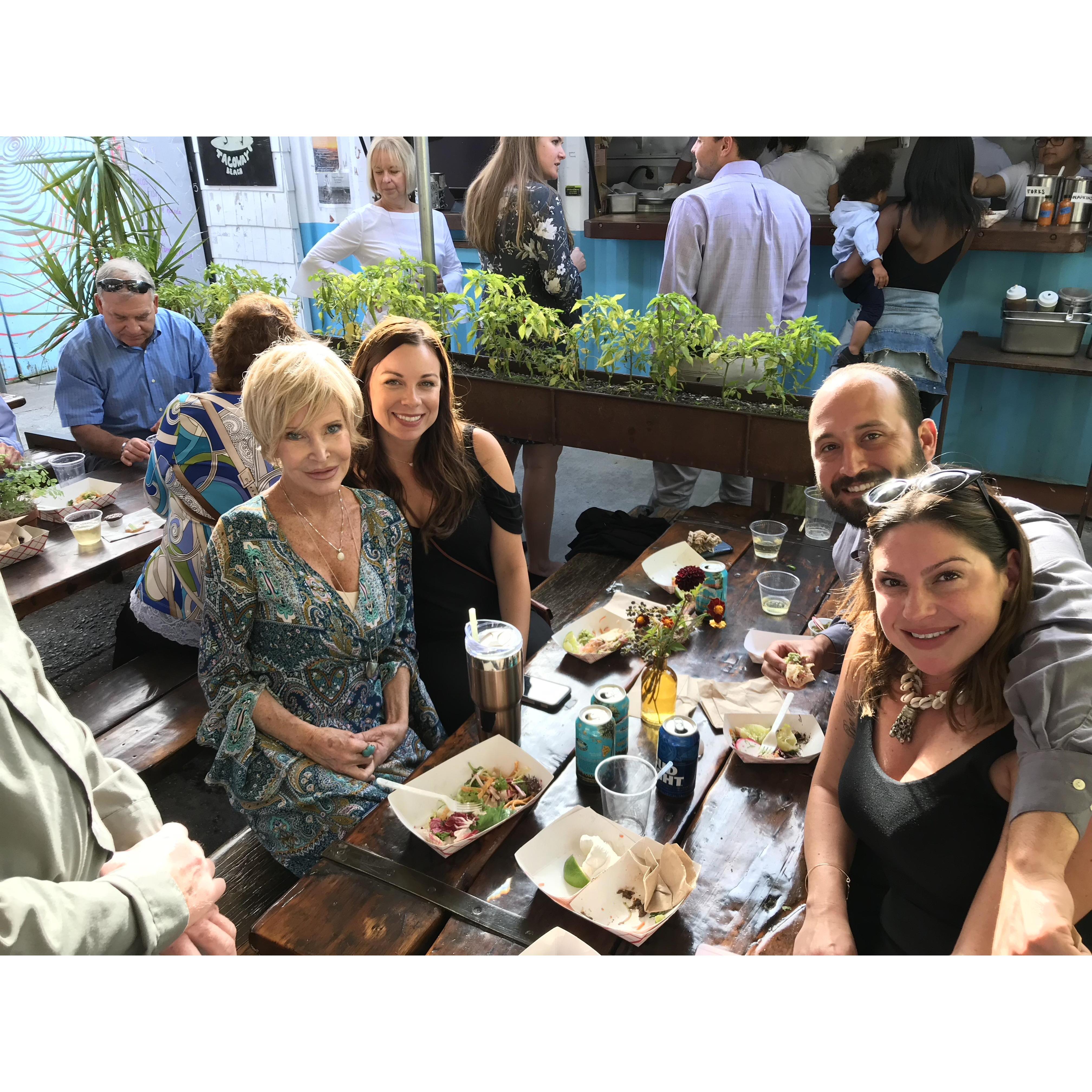 Maura, Lindsey, Meg, and Keith enjoying some tacos in NYC! 🌮🌮
