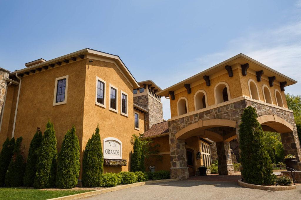 The Wedding Website of Shyenne Ledford and Jason Sassano