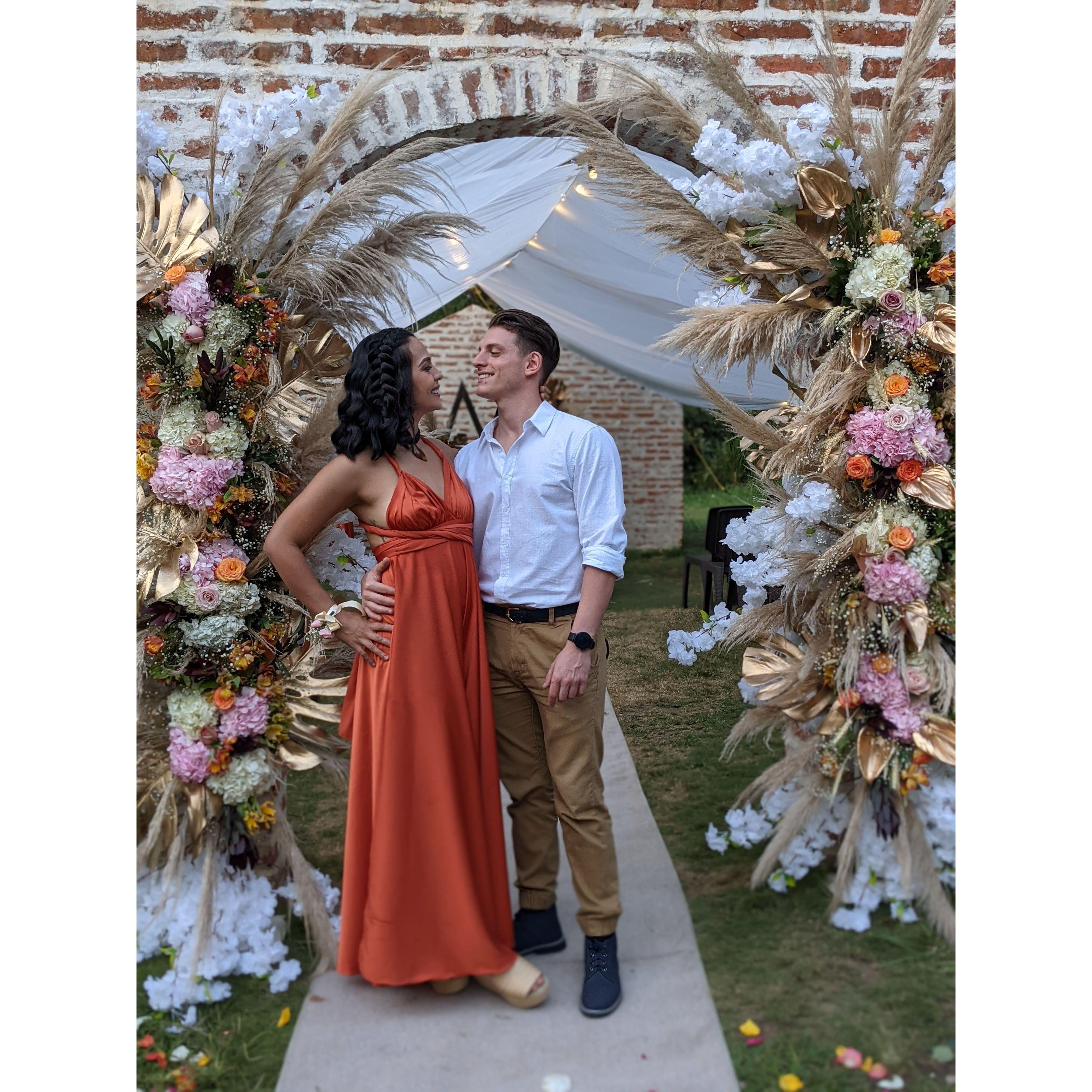 La primer vez que nos dijimos te amo fue en la Boda de nuestros amigos Sandra y Oscar! The first time we said 'I love you' was at the wedding of our friends Sandra and Oscar!