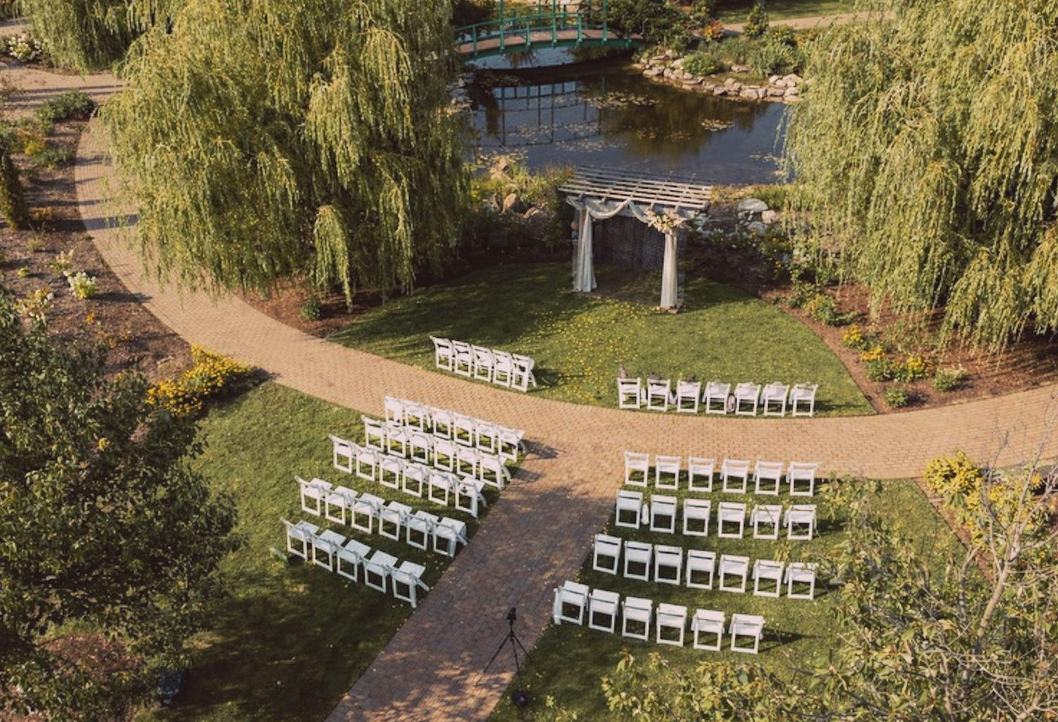 The Wedding Website of Ashley Mahon and John Peters