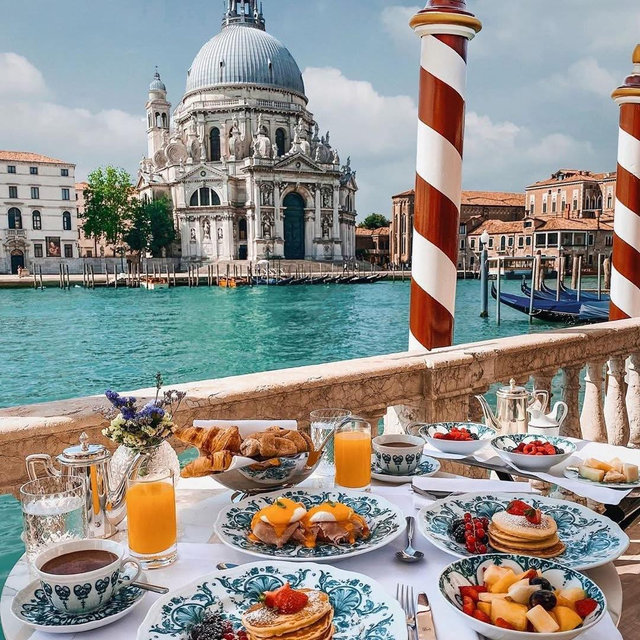Brunch Experiences