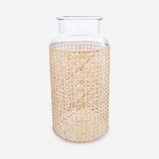 Alysha Vase