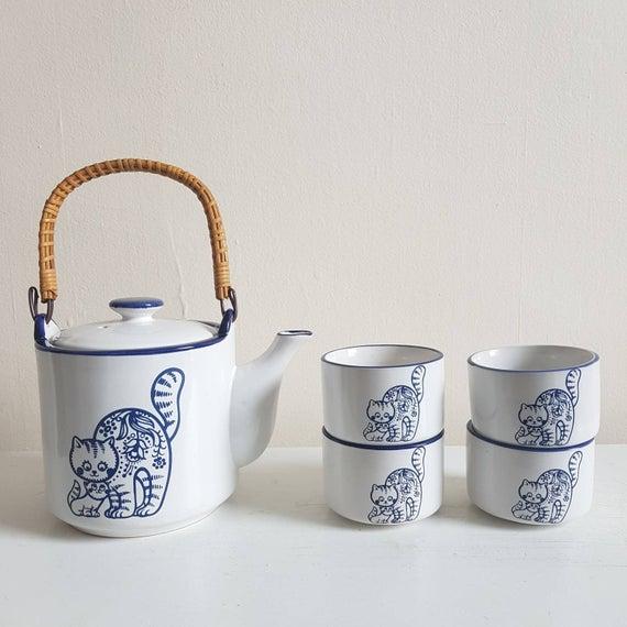 Cat tea set - Blue and white, Rattan handle teapot and four teacups