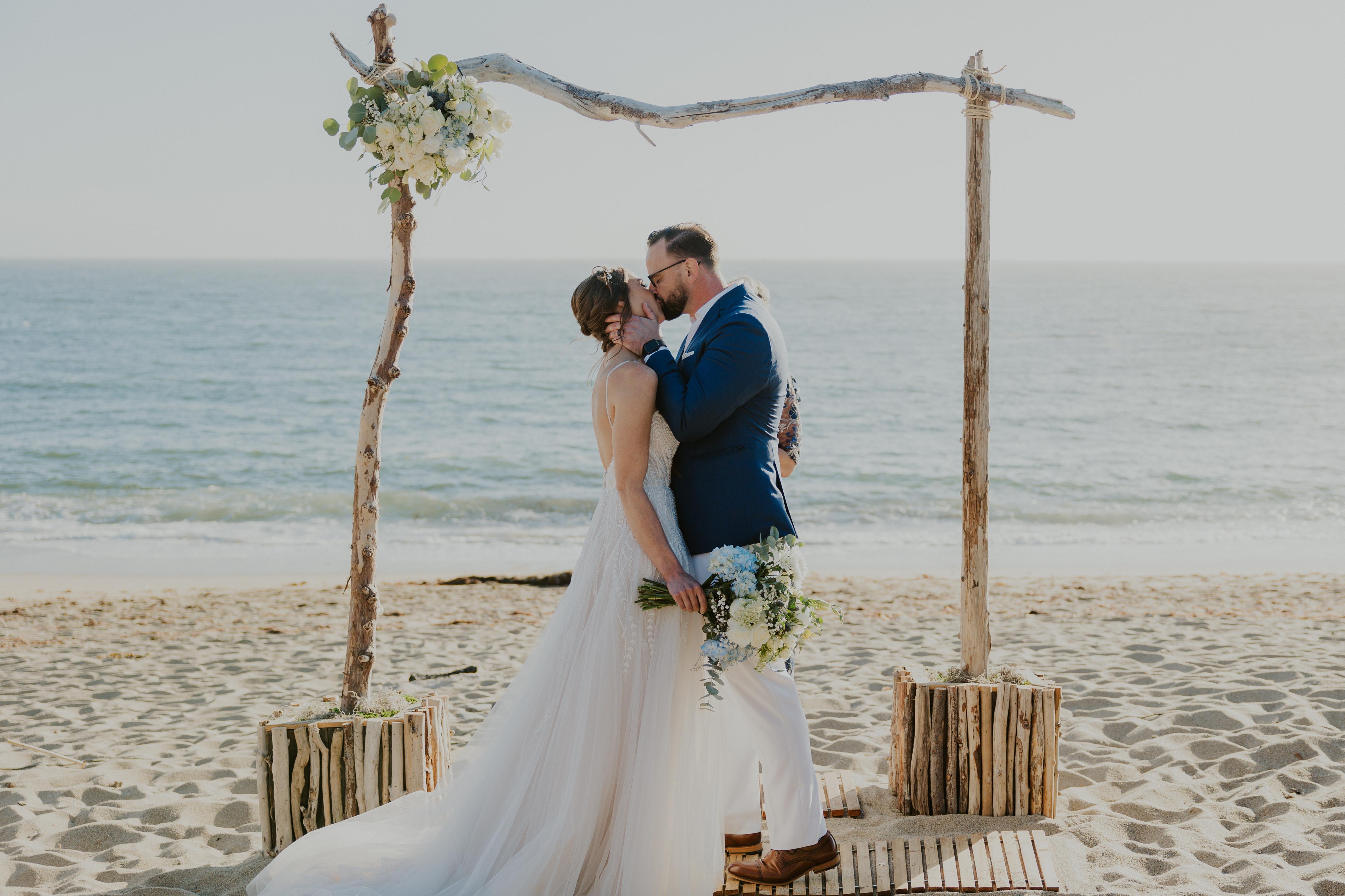The Wedding Website of Jules Elving Stover and Dan Stover