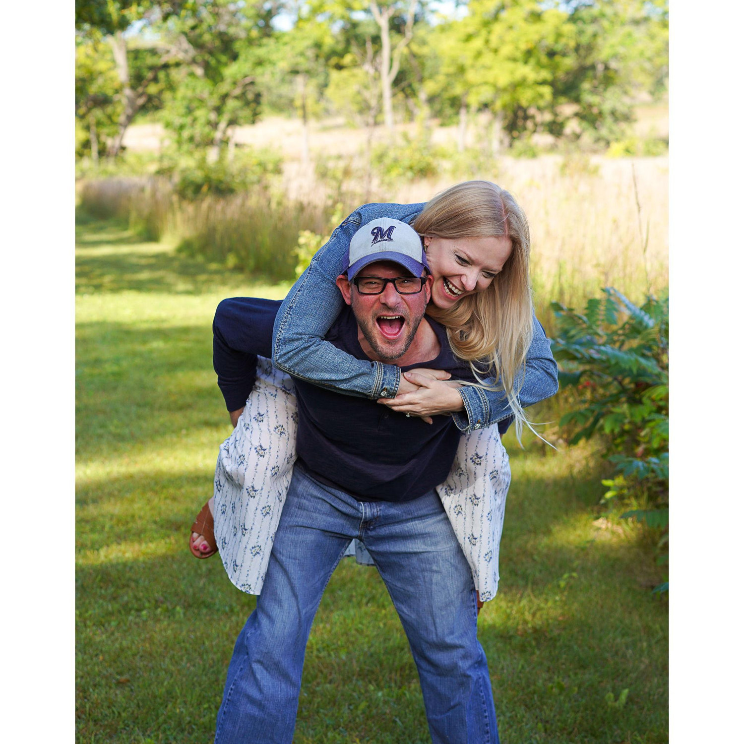 Engagement Photos: White Chair Photography