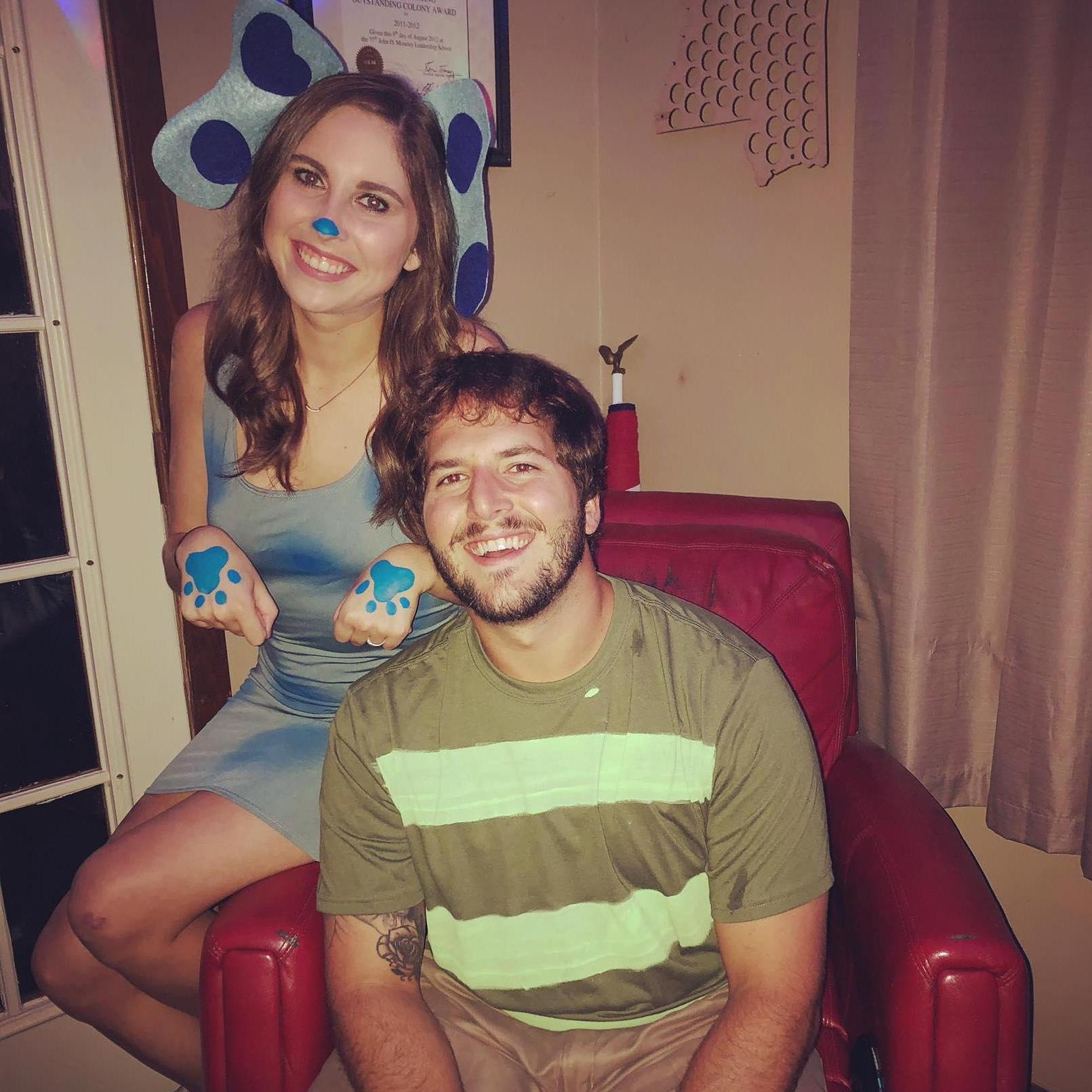 the best last minute Halloween costumes ever complete with the big red chair