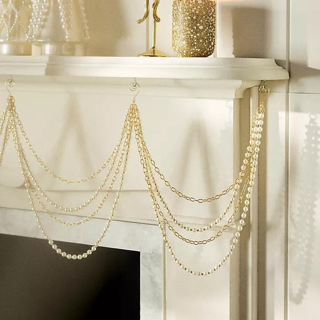 Pearl Swoop Garland