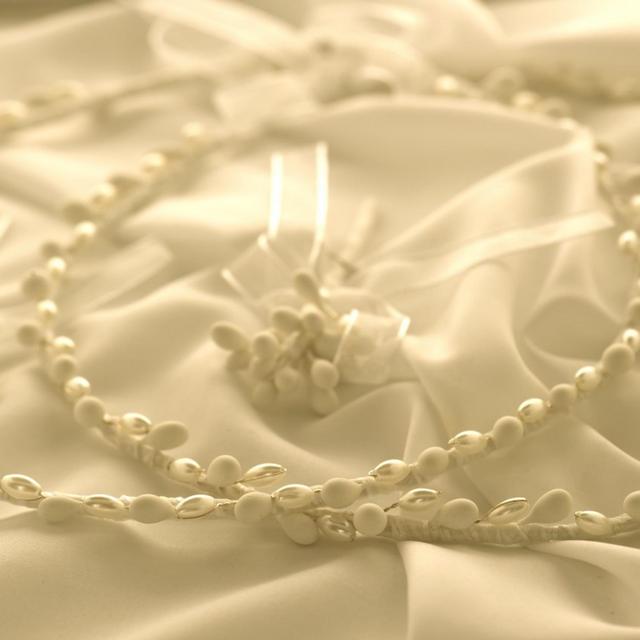 Pearl Traditional Stefana