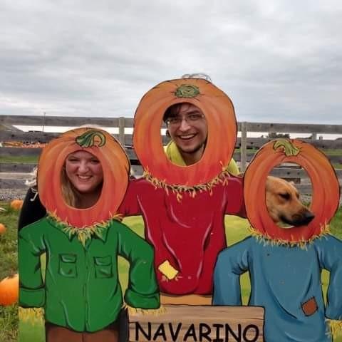 Apple picking with Harlow - Navarino Orchards 2021