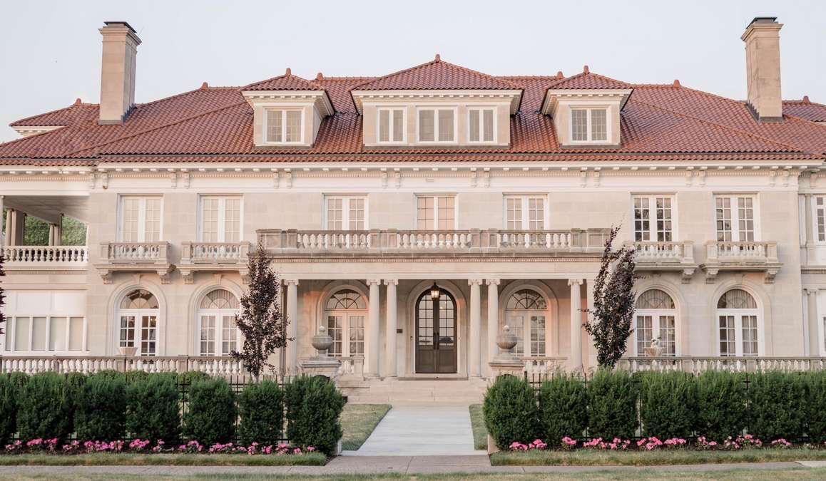 The Wedding Website of Jeslyn Baker and Edward Poznek III