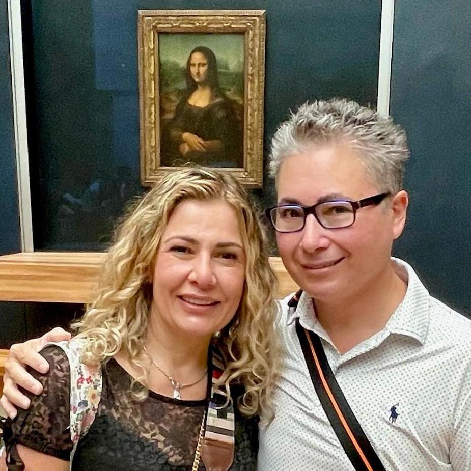 Ever feel as though someone is watching you? :) At the Louvre with La Jocande (the Mona Lisa).